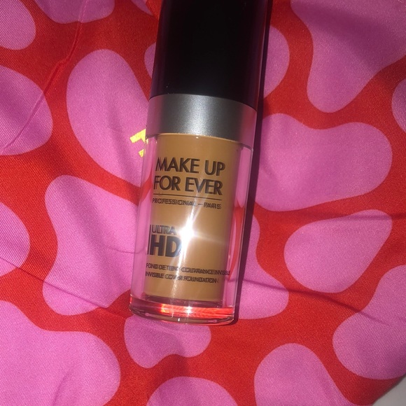 Makeup forever foundation - Picture 1 of 3